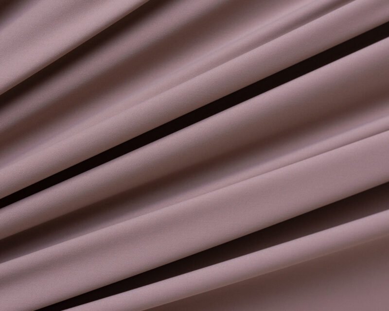 Microfibra Ramatex chocolate da Evelin Tecidos e Aviamentos – ideal para lingeries sensuais e intensas.
