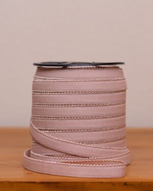 Elástico de Bico Primavera 12 na cor base, ideal para acabamento de lingerie e moda íntima.