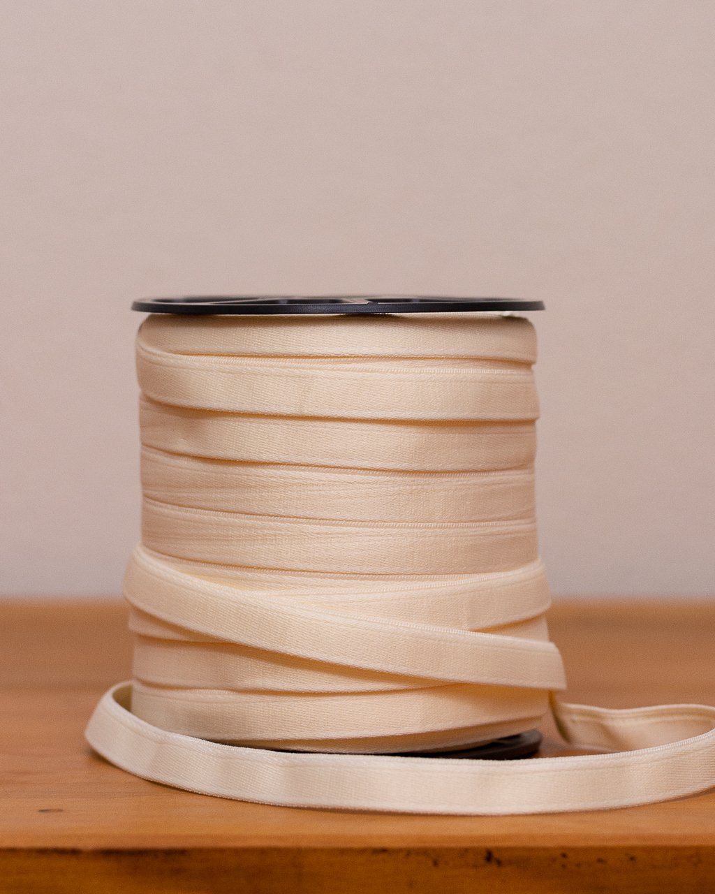 Elástico viés de arco Taquara 10 cor Marfim para lingerie e moda festa