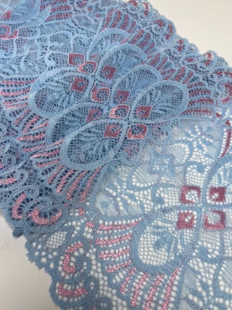 Renda Evelin 153 frozem com rosa, combinação fria e elegante para moda íntima.