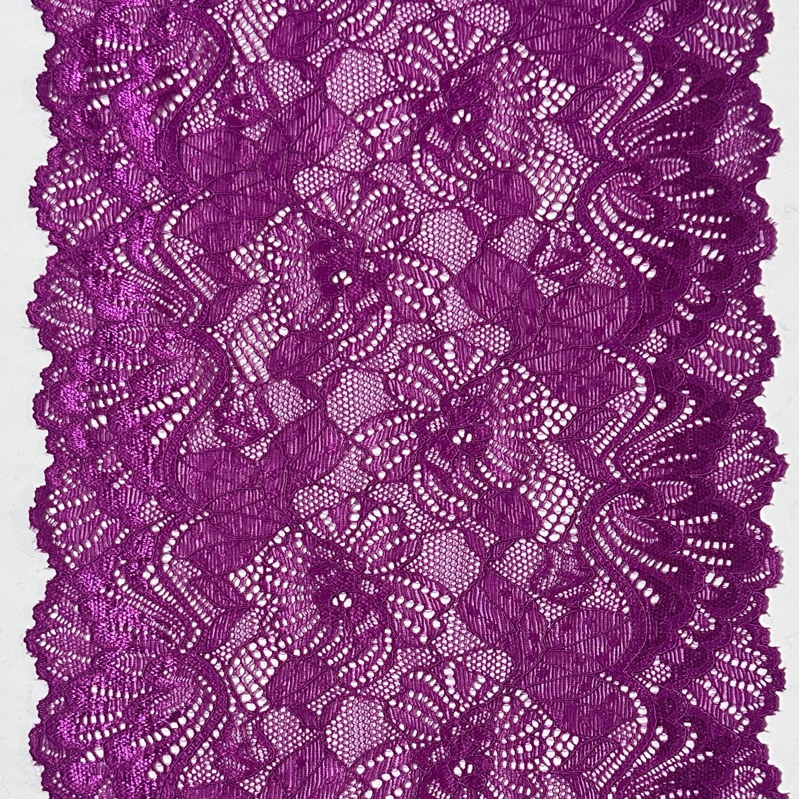 Renda Odalisca 113 para lingerie da Evelin Tecidos e Aviamentos, com desenho elegante e acabamento ideal para confecção de peças íntimas.