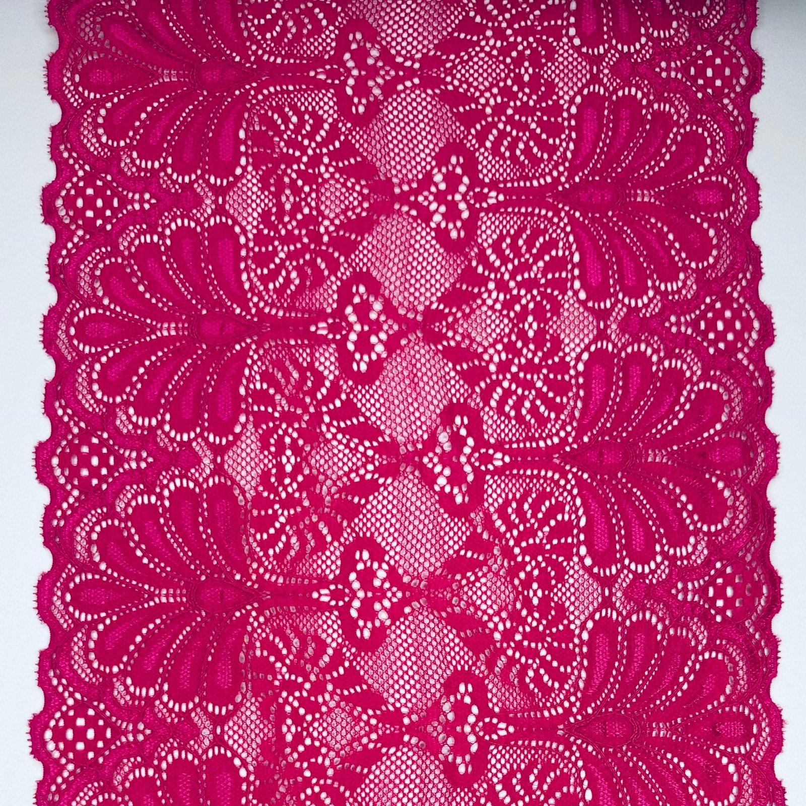 Renda Delicate 192 pink vibrante para lingerie moderna.