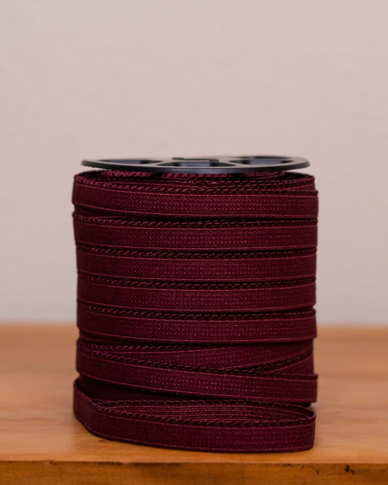 Rolo de elástico de bico na cor sensuale (nude ou tom de pele), com detalhe de trama, para confecção de lingerie, Evelin Tecidos