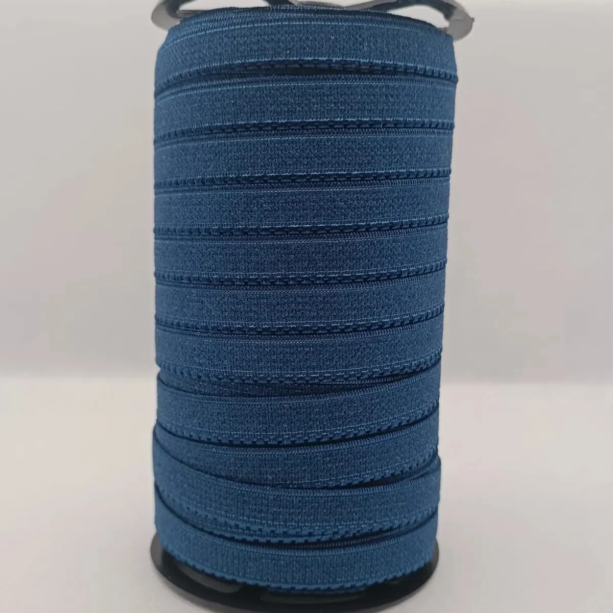 Elástico Primavera 12 Tamisa para lingerie, delicado e resistente, ideal para acabamentos refinados.