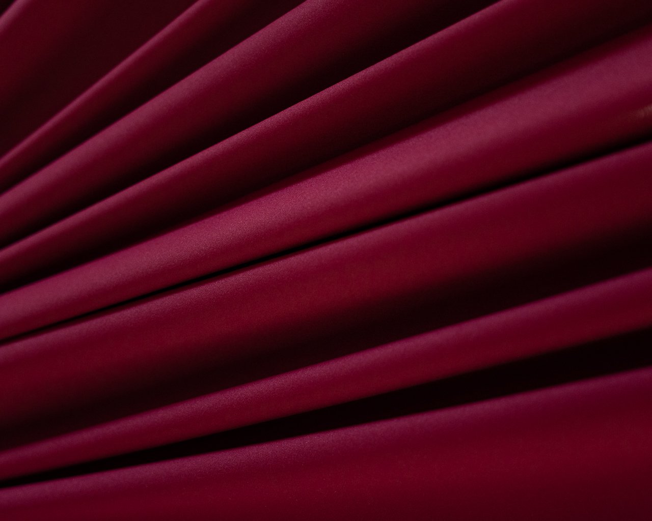 Tecido Cotton 30.1 Penteado cor Sensuale, com superfície lisa e toque macio, pronto para ser utilizado em peças de lingerie. Fornecedor Evelin Tecidos e Aviamentos.