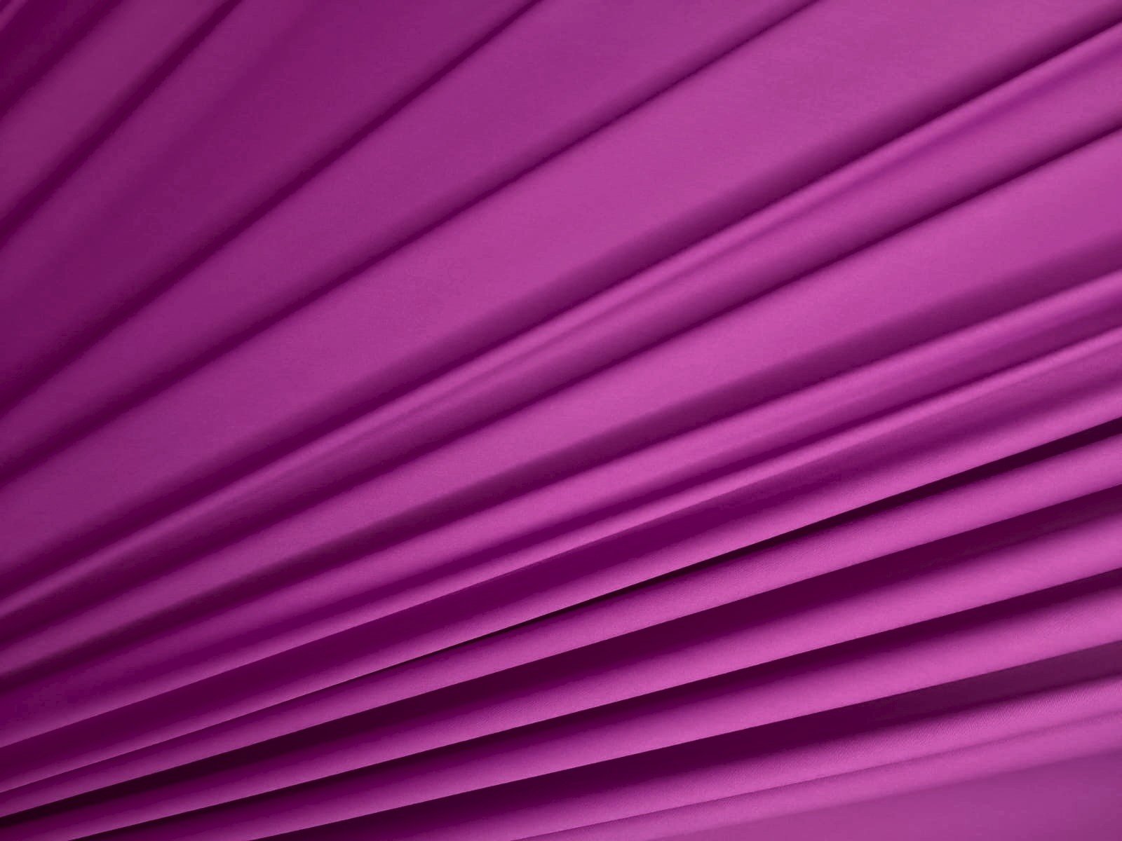 Rolo de tecido Cotton 30.1 Penteado liso na sofisticada cor Odalisca, ideal para a confecção de lingerie. Produto da Evelin Tecidos.