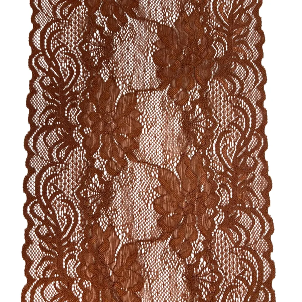 Renda 119 para lingerie da Evelin Tecidos, com desenho delicado e acabamento ideal para confecção de peças íntimas