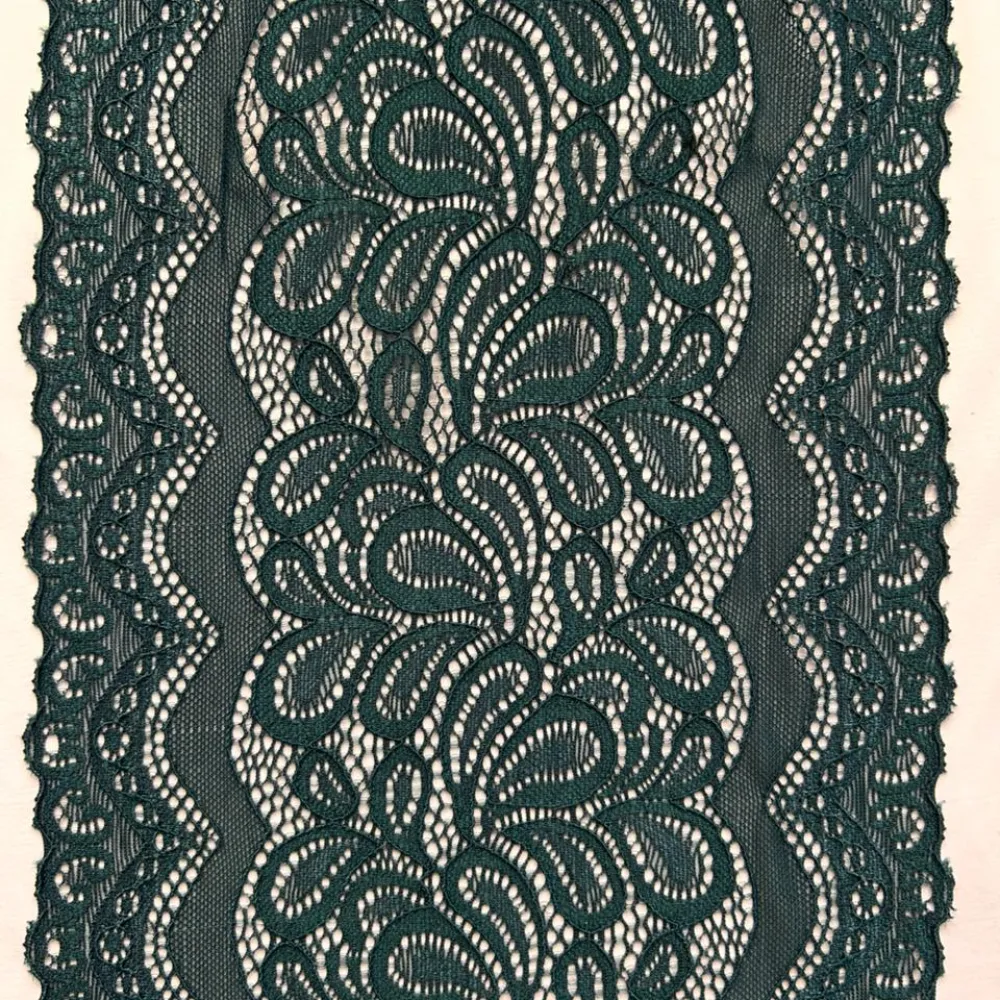 Renda Submarine para lingerie com desenho delicado e textura detalhada