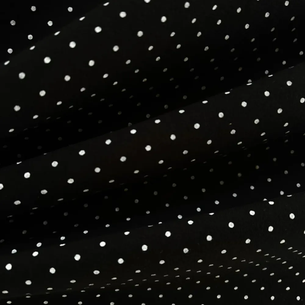 Tecido Cotton Poá Branco com Fundo Preto Evelin Tecidos.