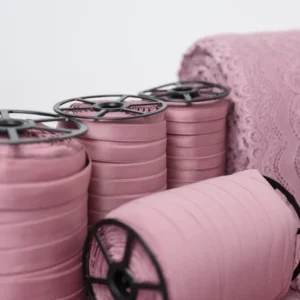 Kit de Fabricação para Lingerie cor Malva com microfibra, renda, elásticos, bojos, aro, aviamentos e molde completo para produção de conjuntos.