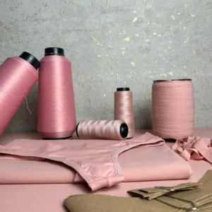 Foto principal do Kit Calcinha da Evelin Tecidos e Aviamentos com tecidos, elásticos, aviamentos e molde para produção de lingerie.