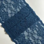 Renda para Lingerie Cor Tâmisa | Evelin Tecidos e Aviamentos Renda para lingerie na cor Tâmisa da Evelin Tecidos e Aviamentos com desenho delicado ideal para confecção de peças de moda íntima.