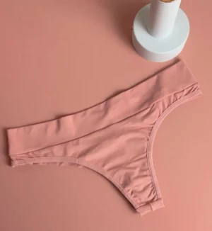 Kit Calcinha com molde da Evelin Tecidos e Aviamentos com tecidos, elásticos e aviamentos para produção de lingerie.